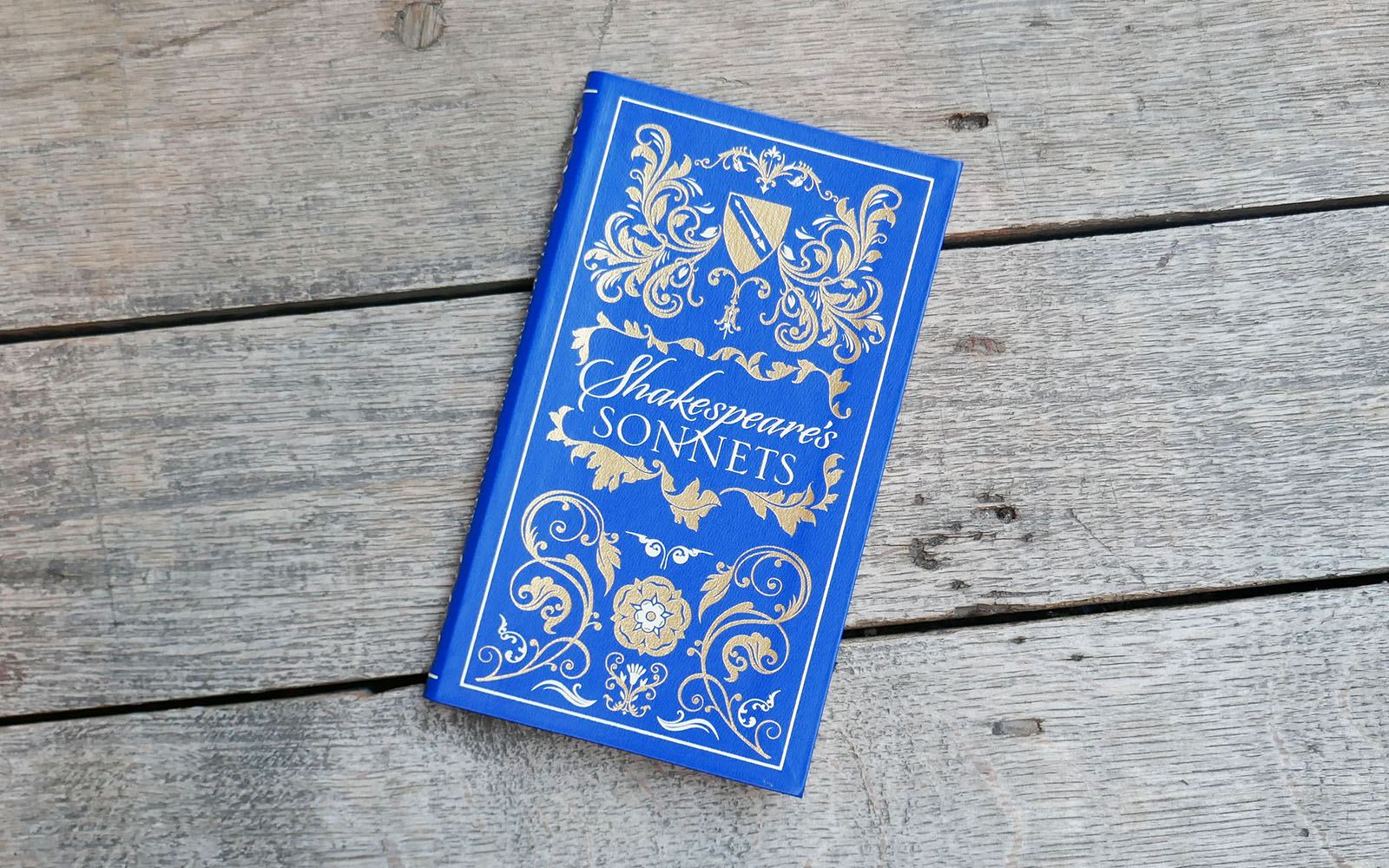 Shakespeare's Sonnets A blue book with gold illustrations. The title reads: Shakespeare's Sonnets